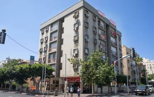בניין לפני שיפוץ בלפור בת ים