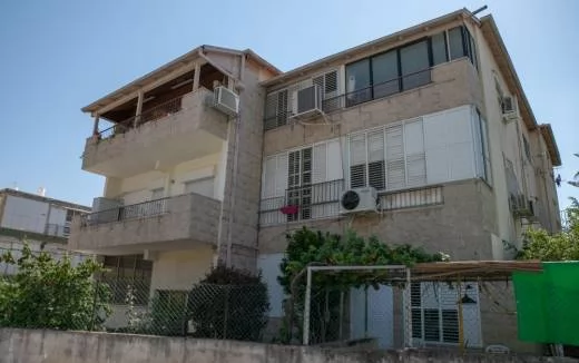 בניין לפני שיפוץ עלומים